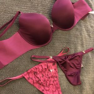 Victoria’s Secret Bra and Thong Set